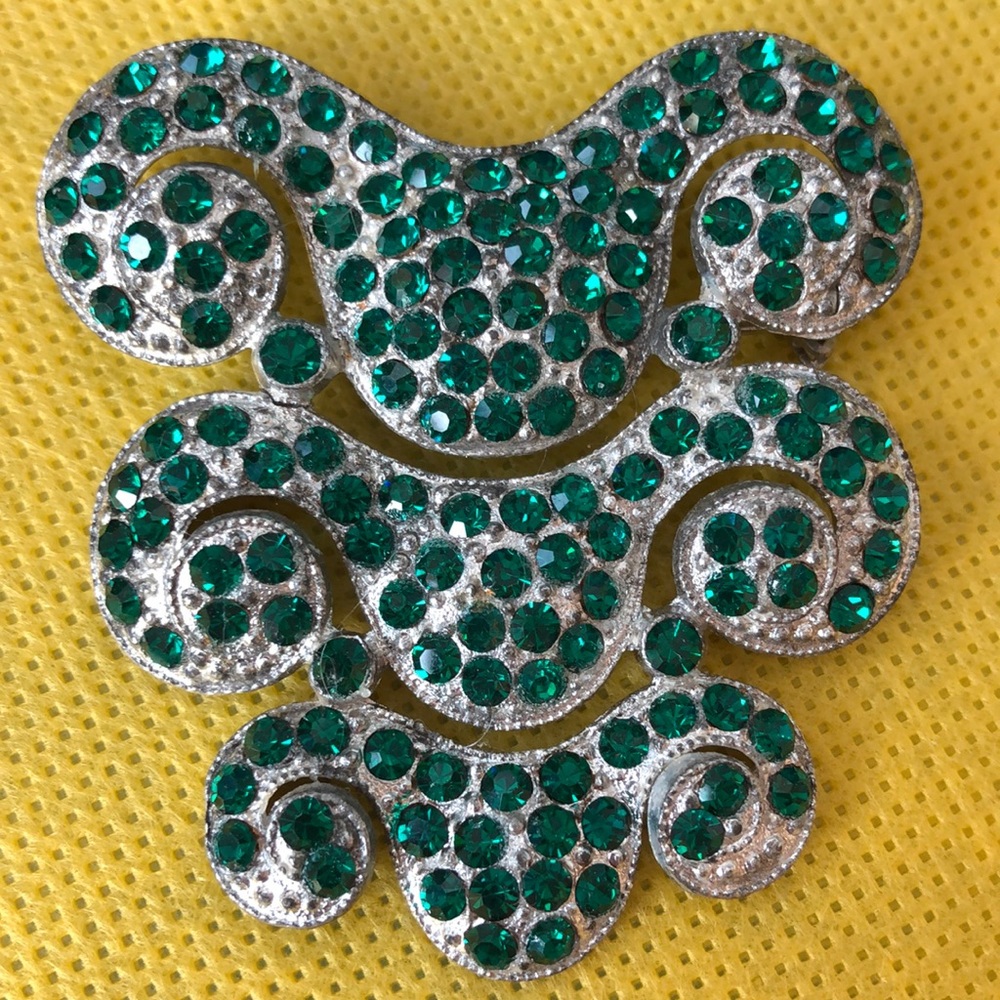 Large Antique Art Deco green rhinestone pin brooch